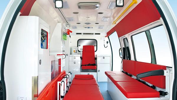 Furgoneta de ambulancia de 6 asientos