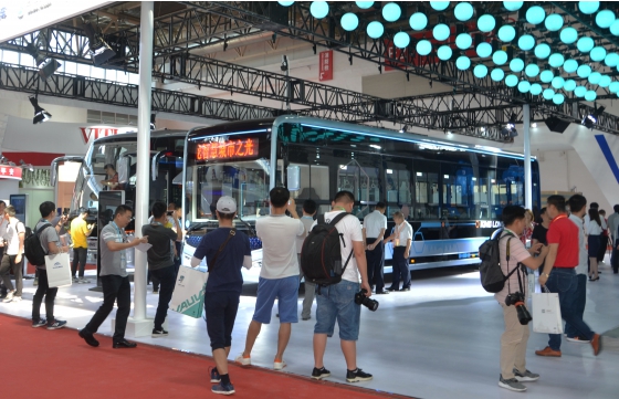 La exposición internacional de autobuses de Beijing 2019 , camiones y componentes , King Long Bus ha comenzado la nueva generación de transporte público de red inteligente 5G
