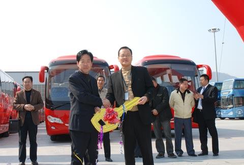 Autobuses medianos Kinglong populares en Guizhou