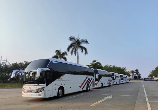Autobuses King Long personalizados exportados a Arabia Saudita, facilitando el transporte Hajj