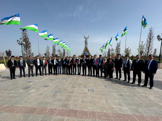 De Xiamen al mundo 丨 ¡Primer lote de 200 BRT fabricados por King Long entregados a Uzbekistán!